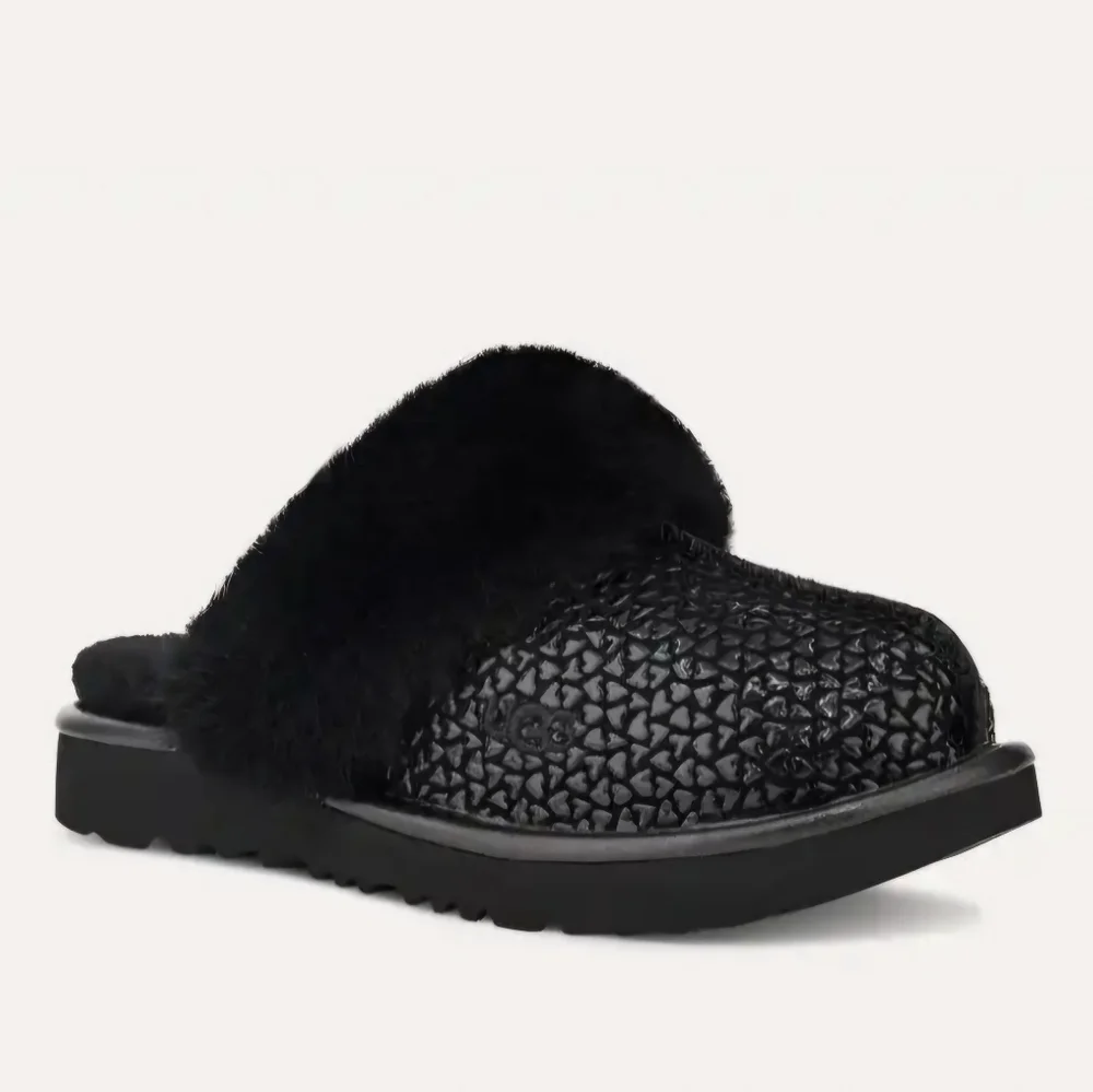 Ugg Cozy II Gel Hearts black  Big Kid slides size10 new